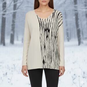 Marla Wynne Off White Navy Wavy Stripe V Neck Sweater Large